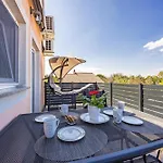 Es With Pool Apartamento Fažana