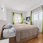 Es With Pool Apartamento Fažana