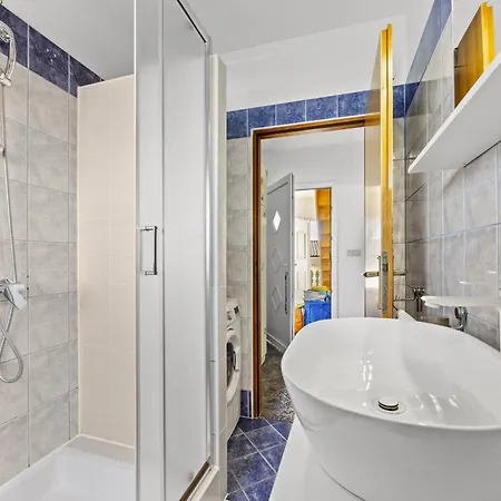 Apartamento Es With Pool