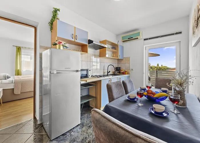 Es With Pool 아파트