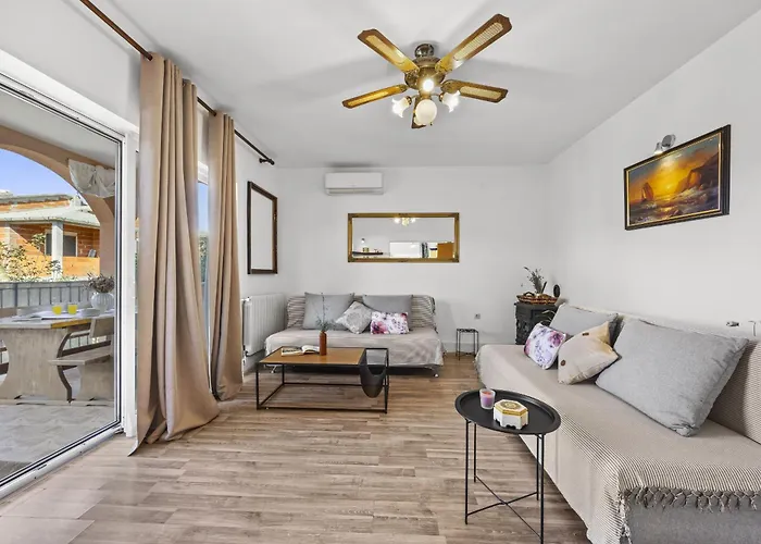 Es With Pool Appartement