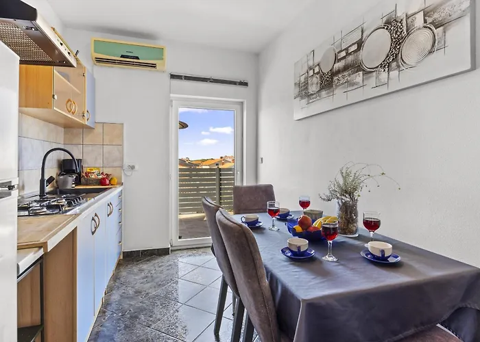 Appartement Es With Pool