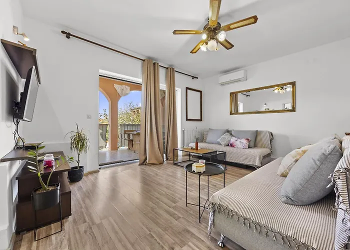 Es With Pool 아파트 파자나