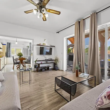 Lägenhet Es With Pool *