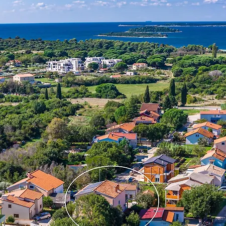 Es With Pool Lägenhet